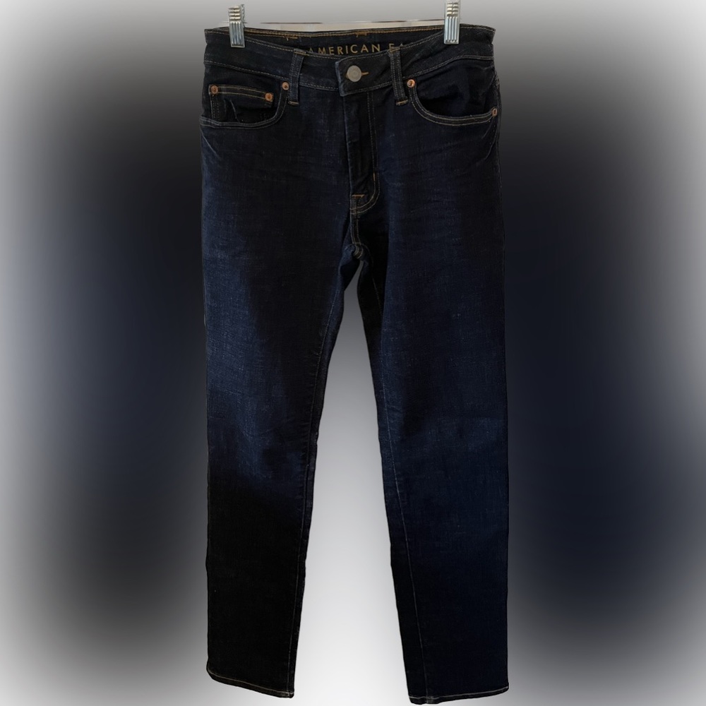 American Eagle Men’s Blue Jeans. Size Men’s 29x32. Color Blue.